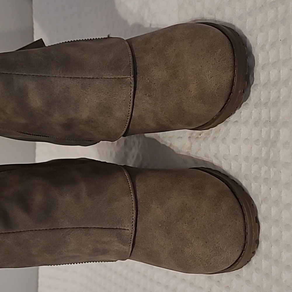 Mukluks - Picture 4 of 5